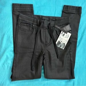 Kendall + Kylie The Jogger pant size Small NWT